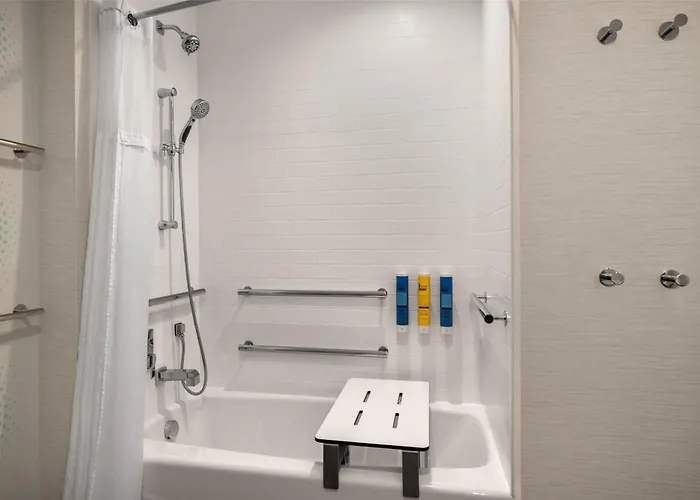Hotel Tru By Hilton Worth Worth 3*
