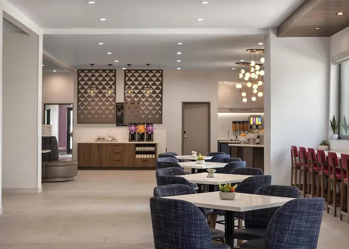 Hotel Tru By Hilton Worth Worth
