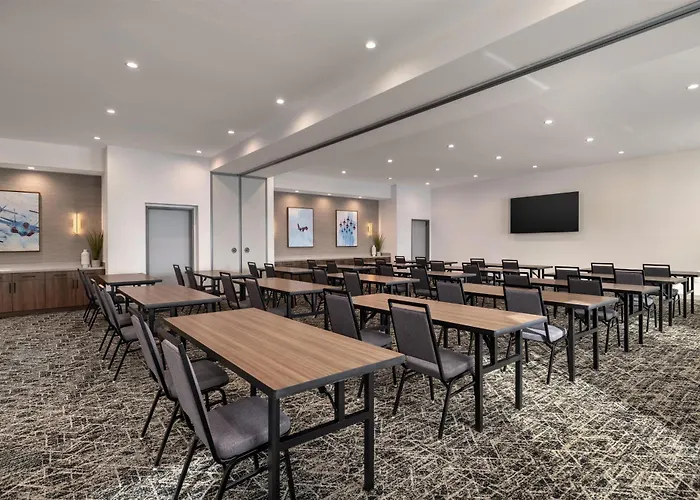 Hotel Tru By Hilton Worth Worth 3*