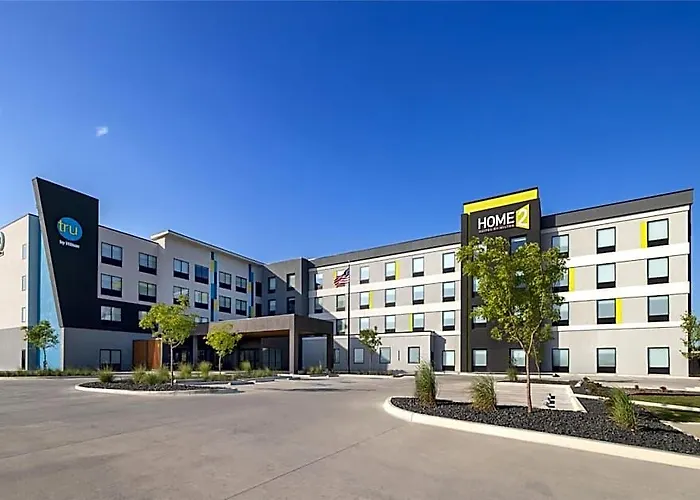 Tru By Hilton Worth Worth Hotel