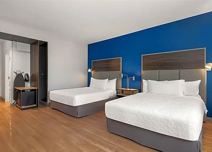 Hotel Tru By Hilton Worth Worth 3*