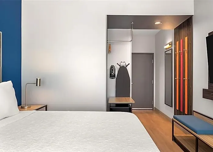 Hotel Tru By Hilton Worth Worth