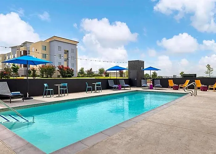 Hotel Tru By Hilton Worth Worth 3*