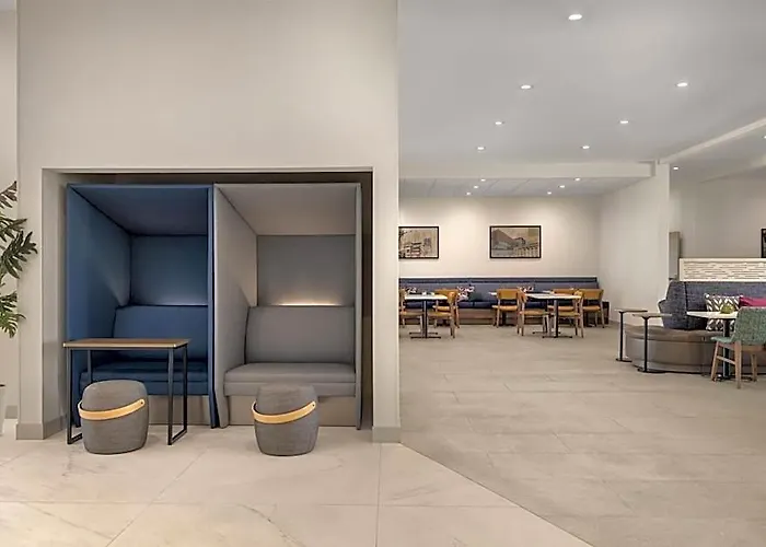 Hotel Tru By Hilton Worth Worth